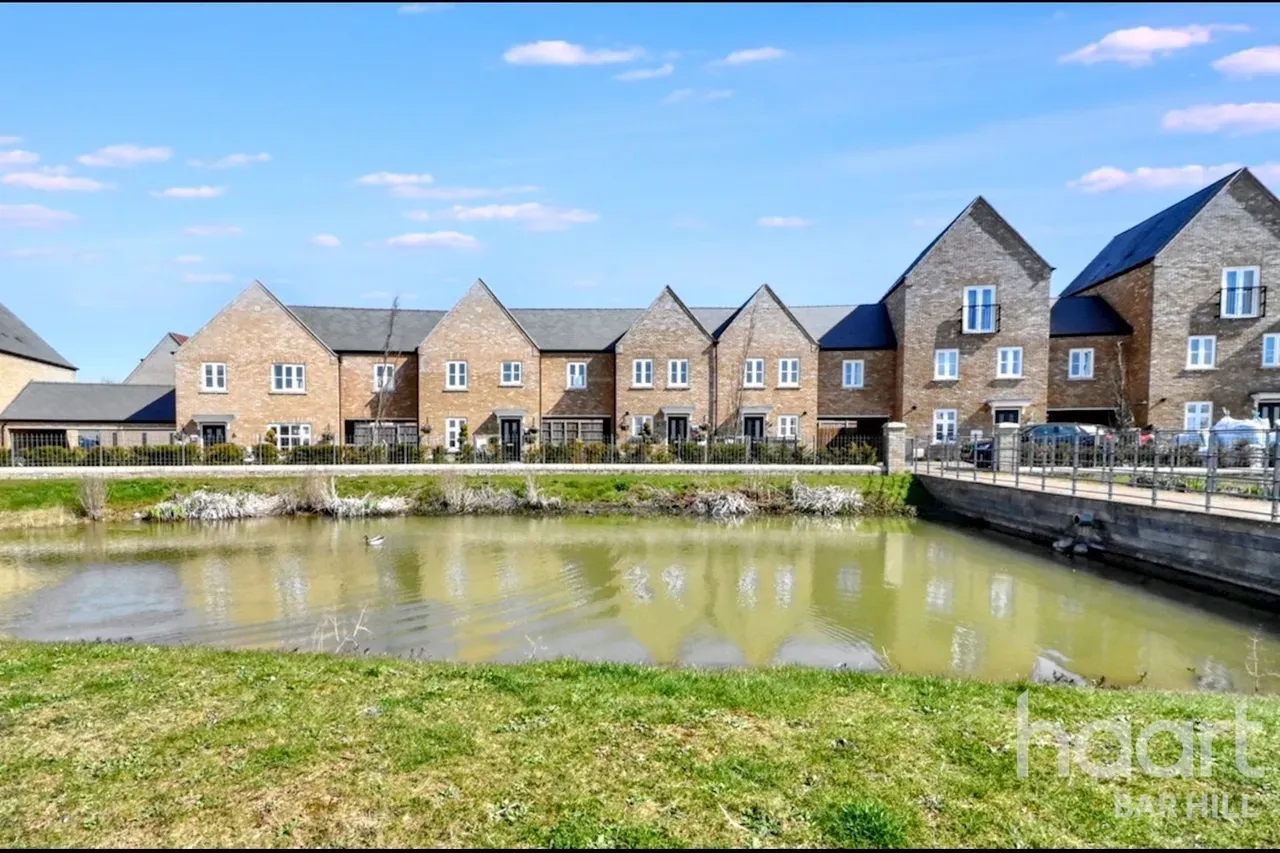 Burghley Green at West Cambourne, photo 4