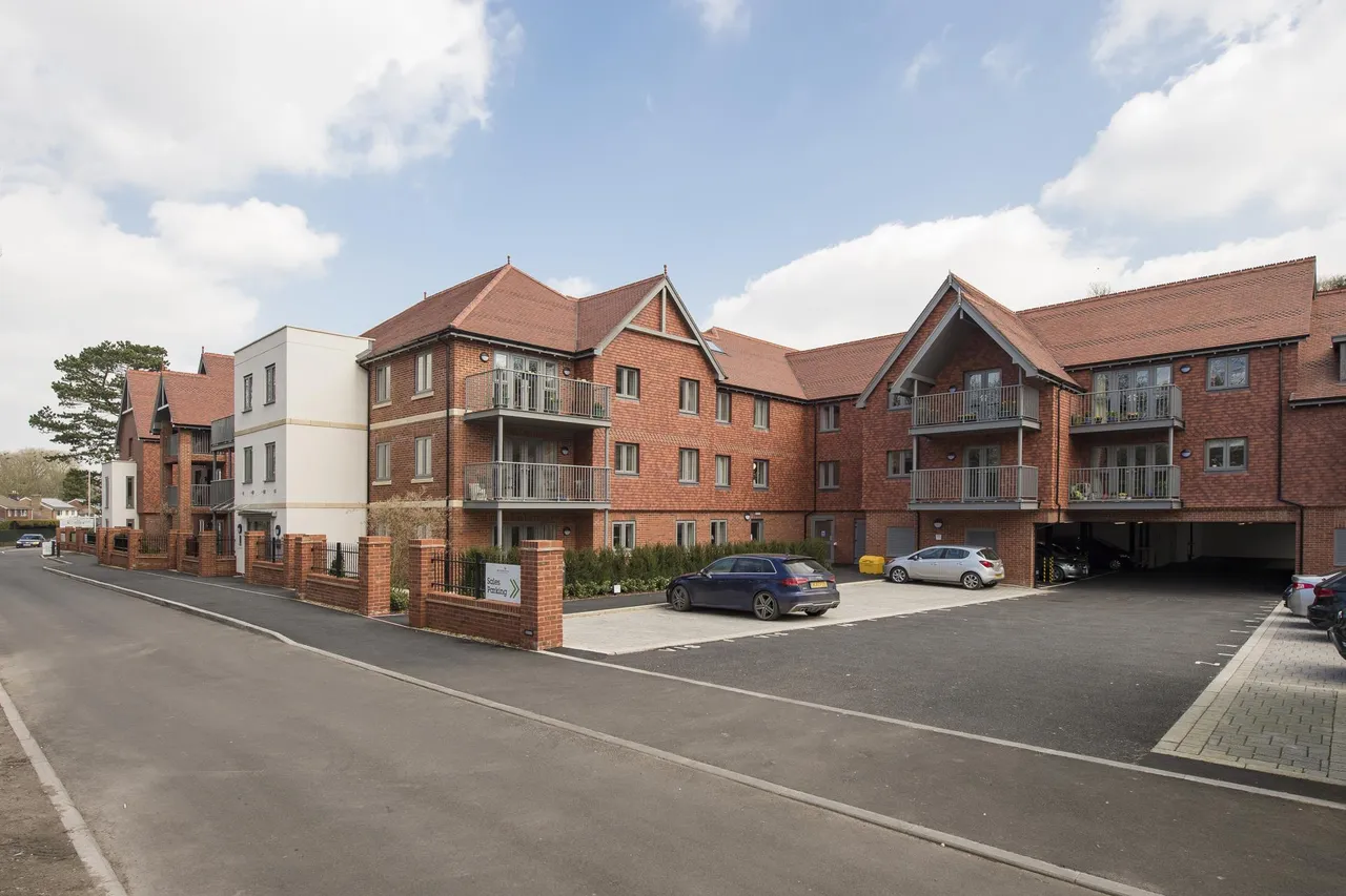 Canning Place, Marlborough: new homes by McCarthy Stone