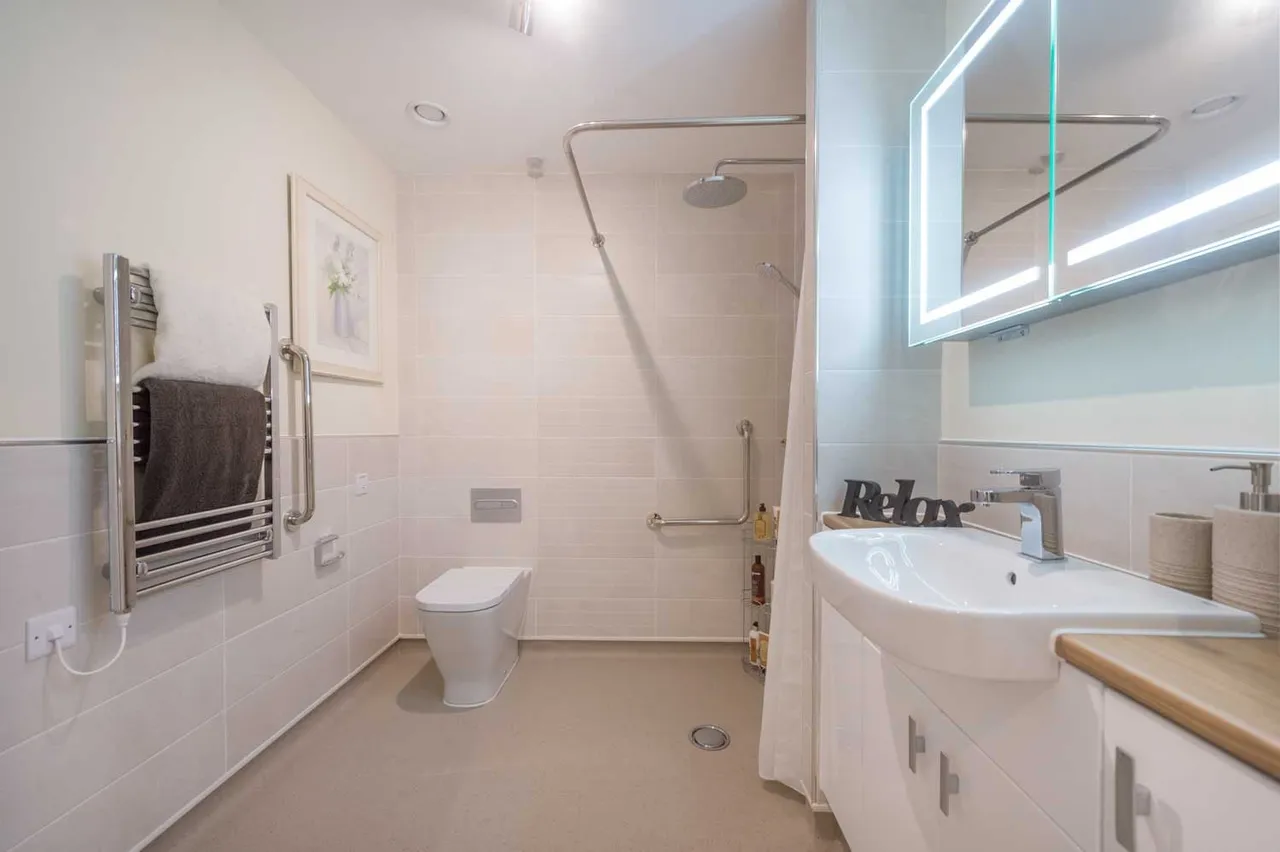 Chesterton Court, photo 7