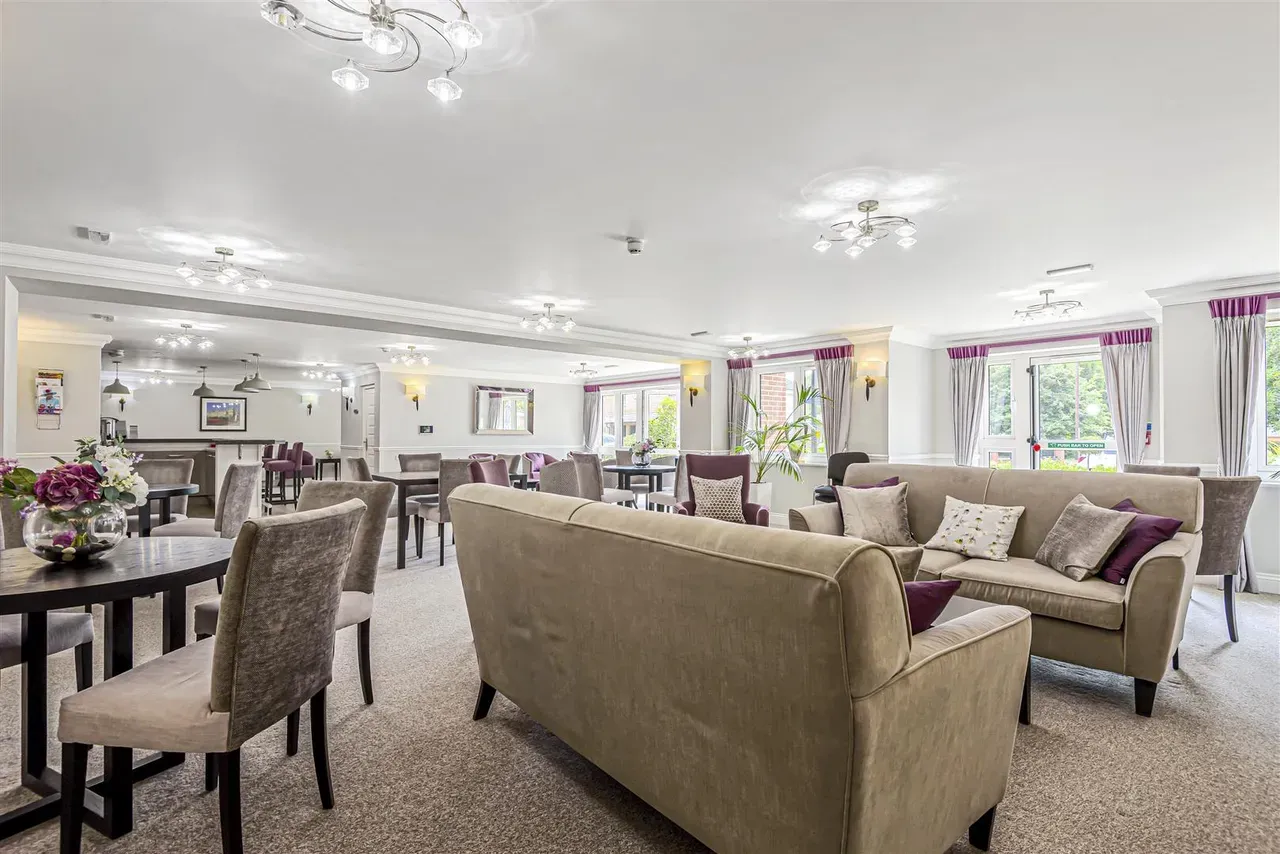 Chiltern Lodge, photo 2
