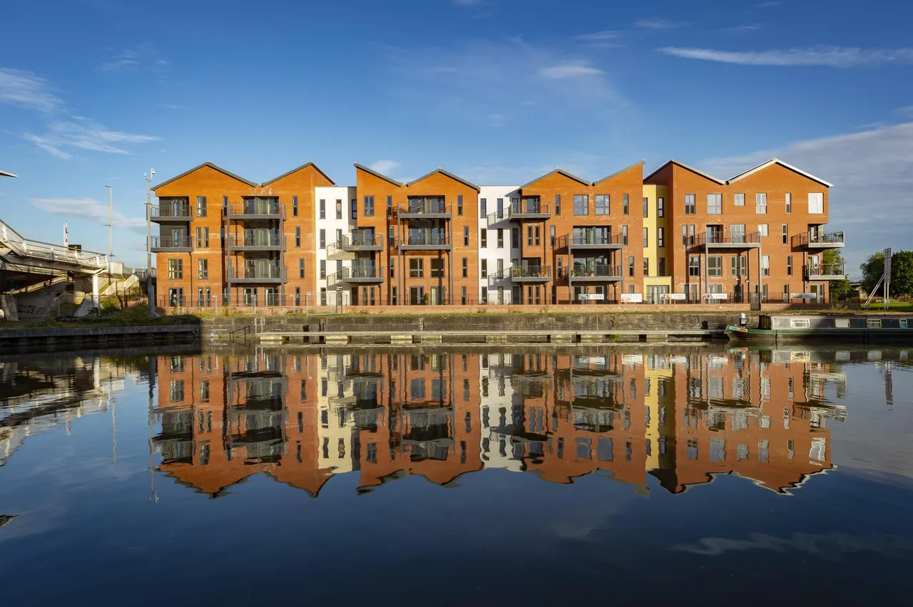 Cribbs Causeway, photo 4