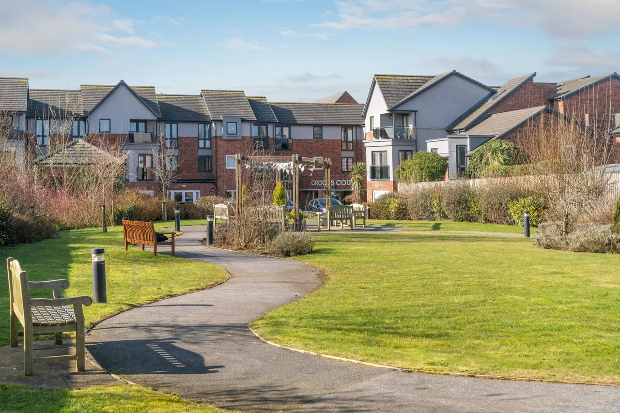 Crocus Court, photo 6