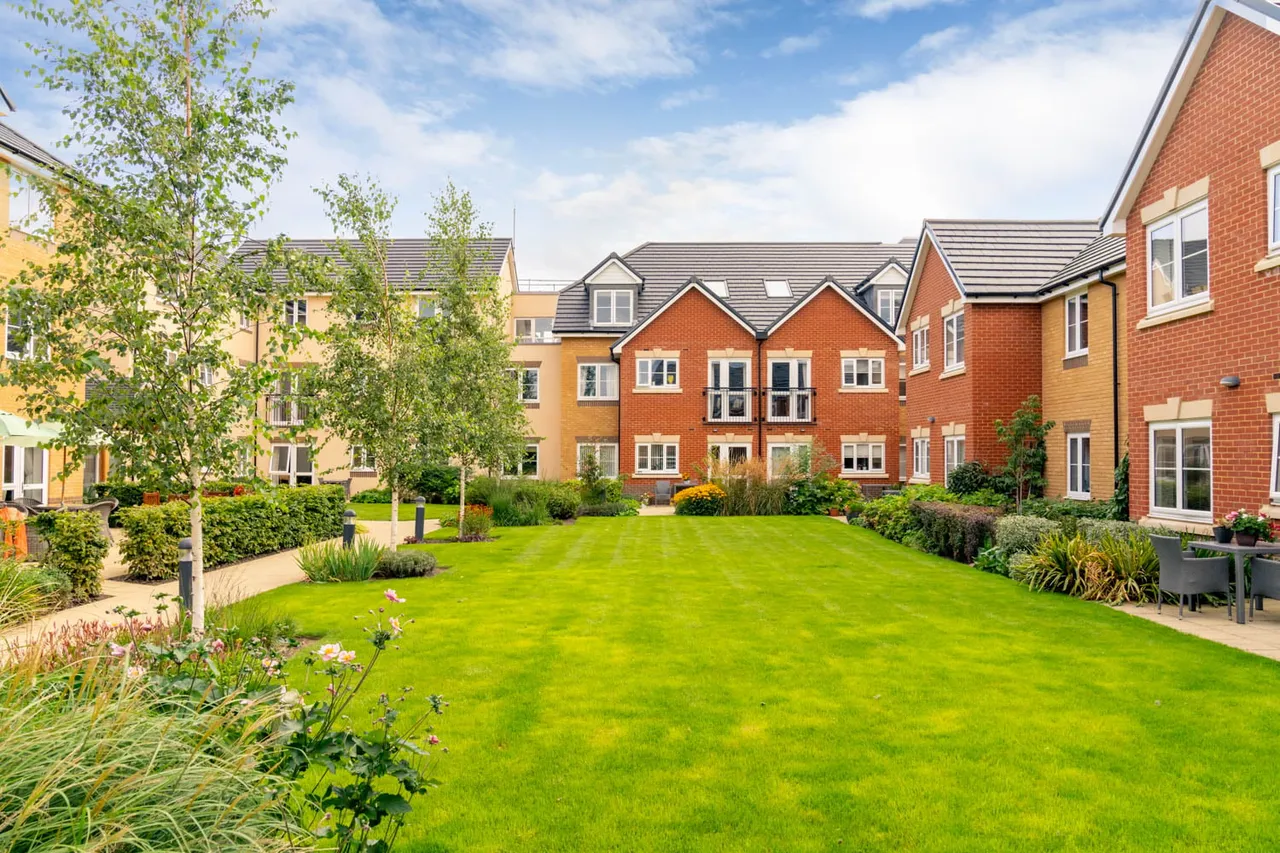 Edward Place, photo 4