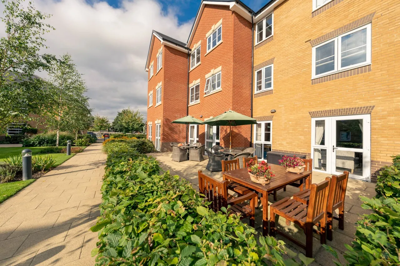 Edward Place, photo 5