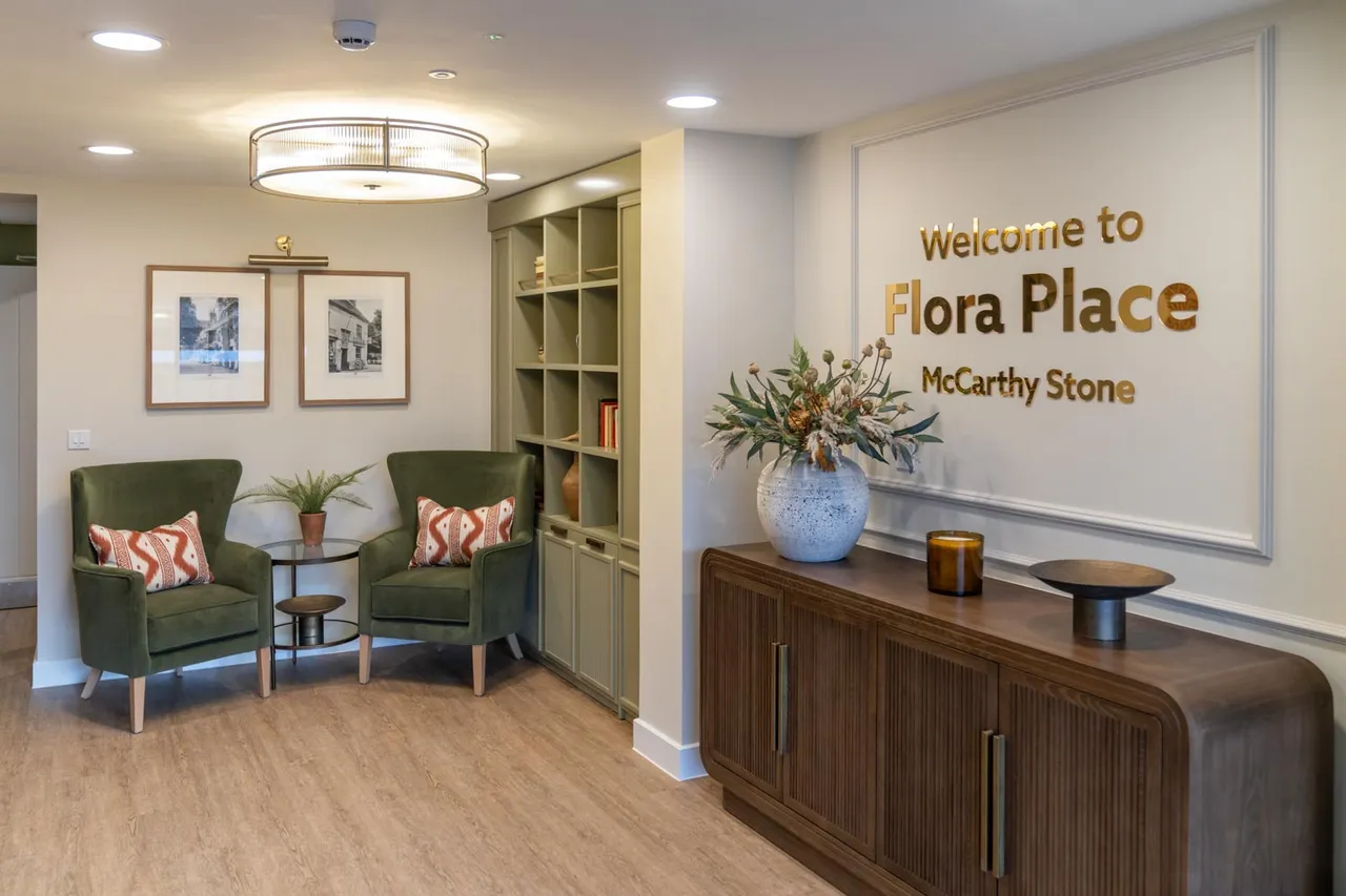Flora Place, photo 4