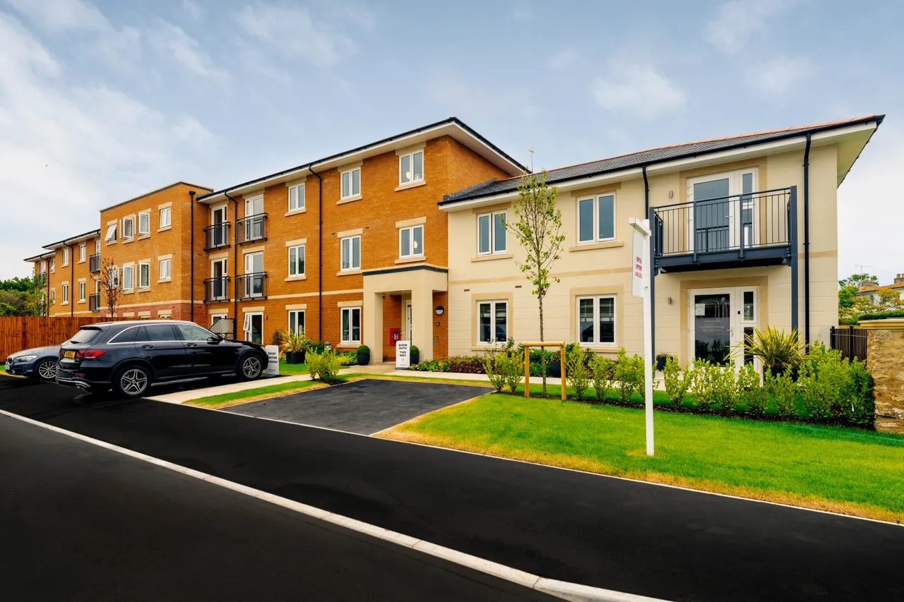 Gordon Court, photo 2