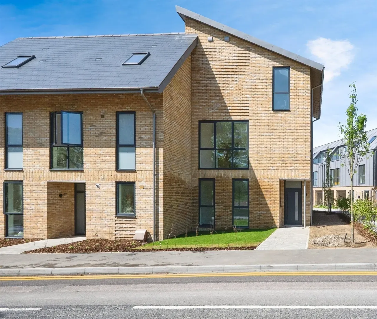 Guston Heights, photo 3