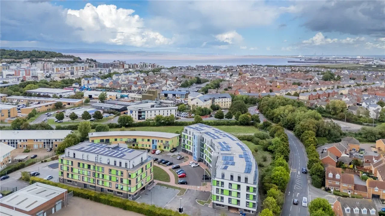 Harbour Crescent, photo 2