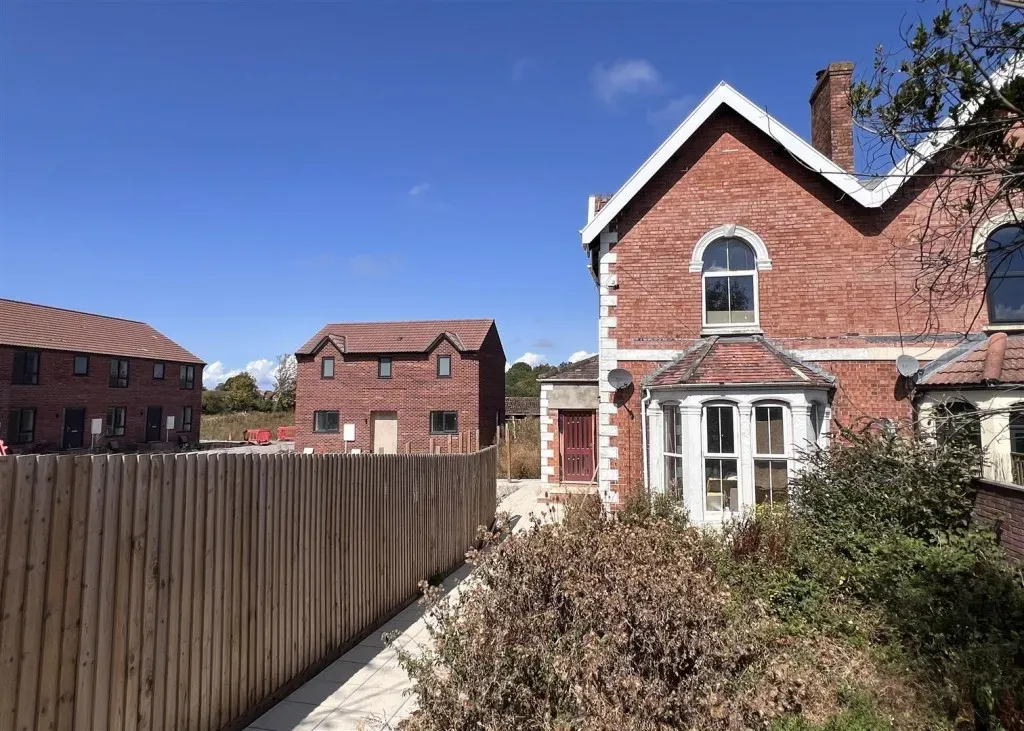 Henley Way, photo 3
