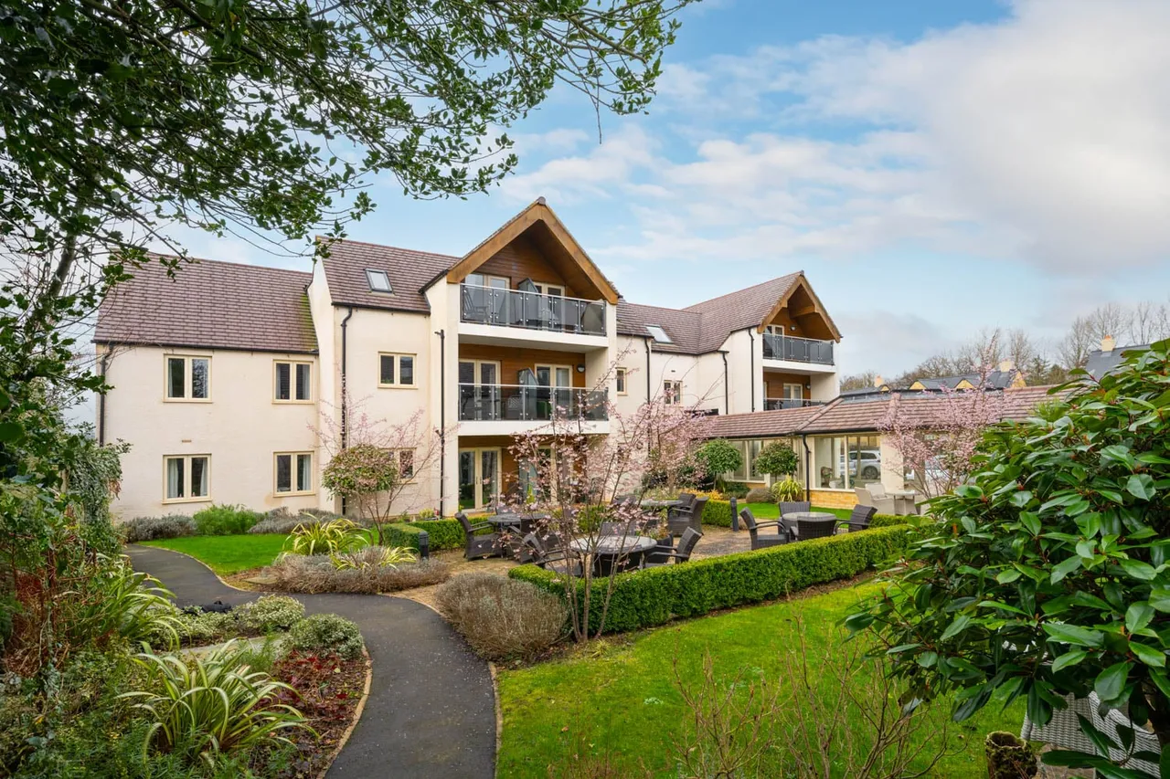 Keatley Place, photo 2
