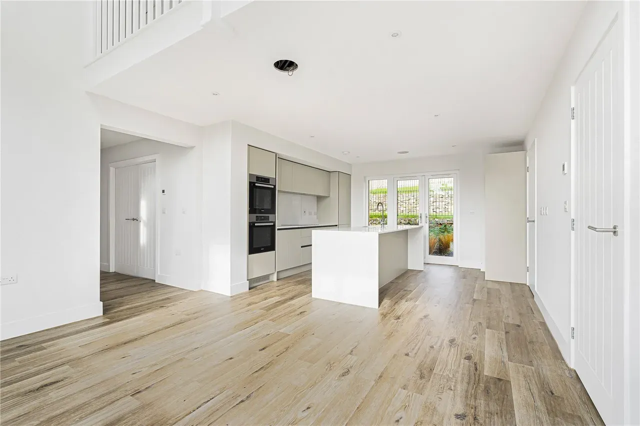 Kingswood, photo 8