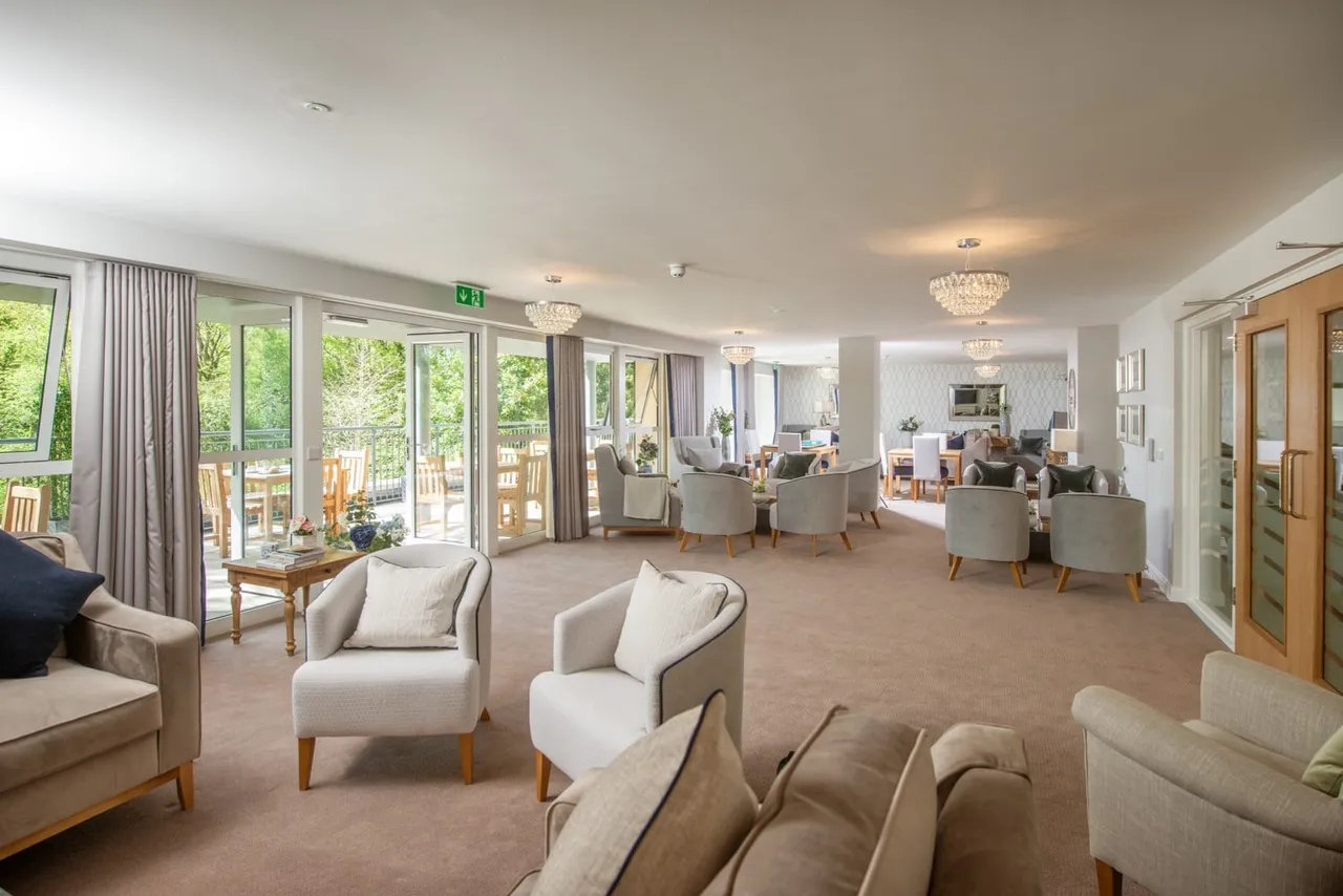 Lambrook Court, photo 7