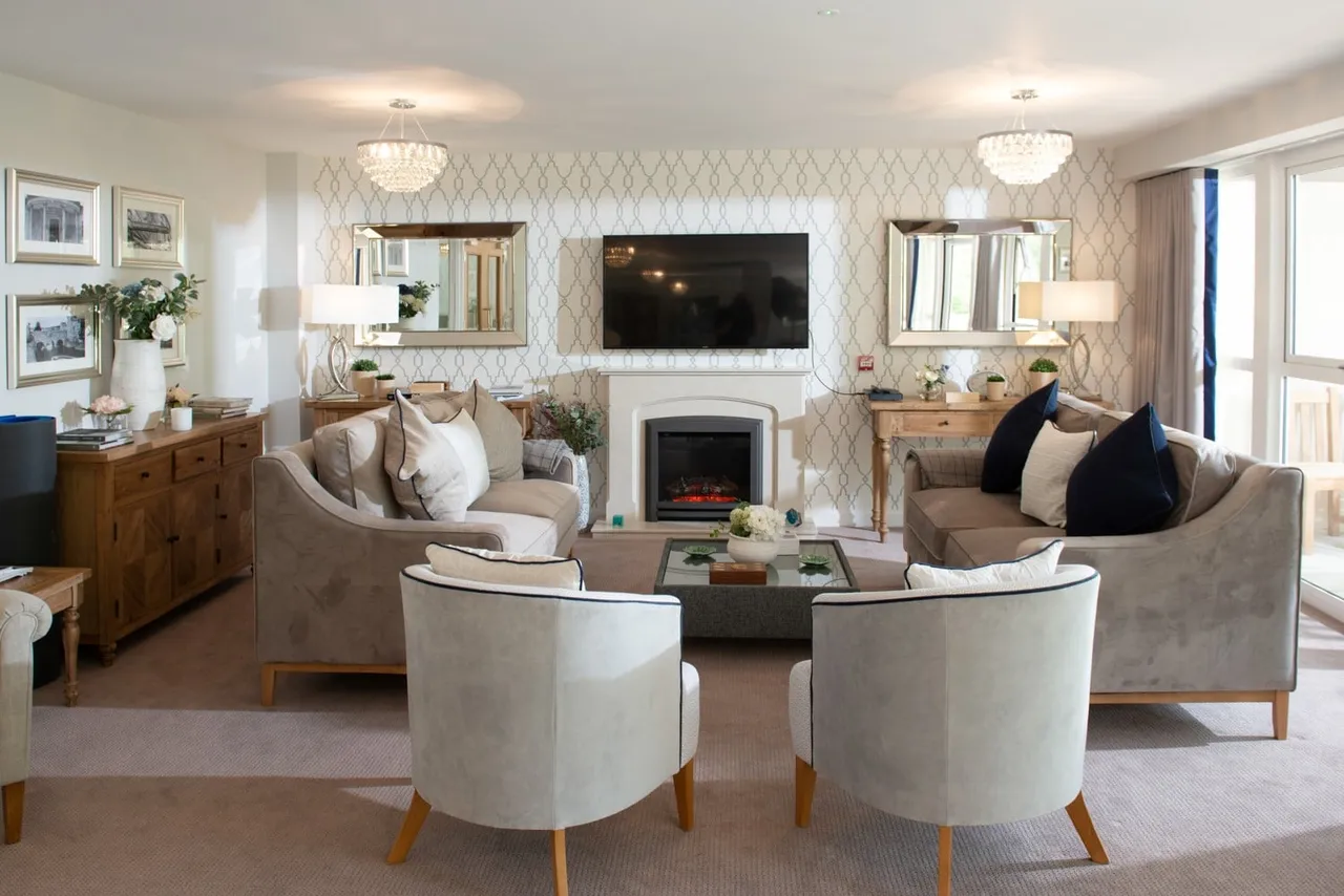 Lambrook Court, photo 8