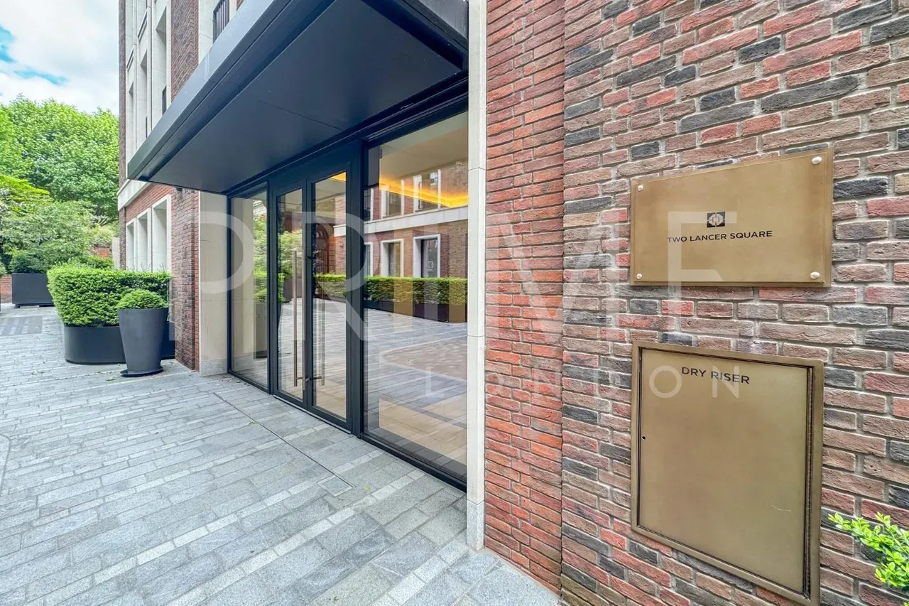 Lancer Square Residences, Kensington, photo 3