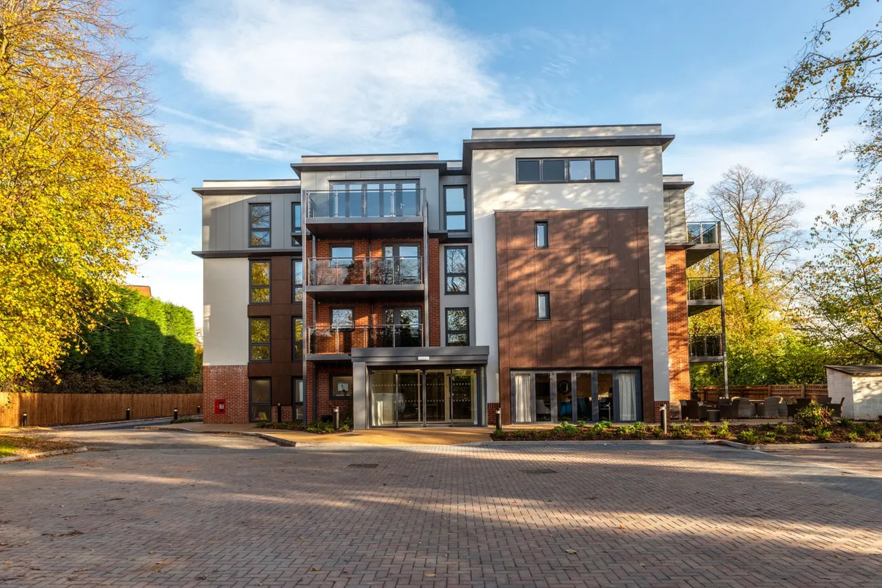 Linden Place, photo 2