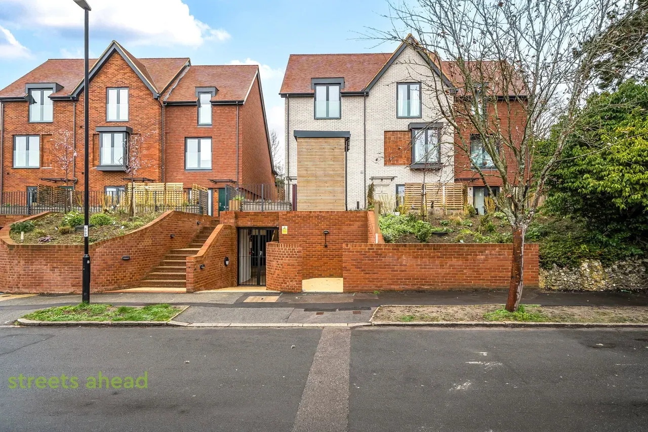 Maplehurst Square, photo 4