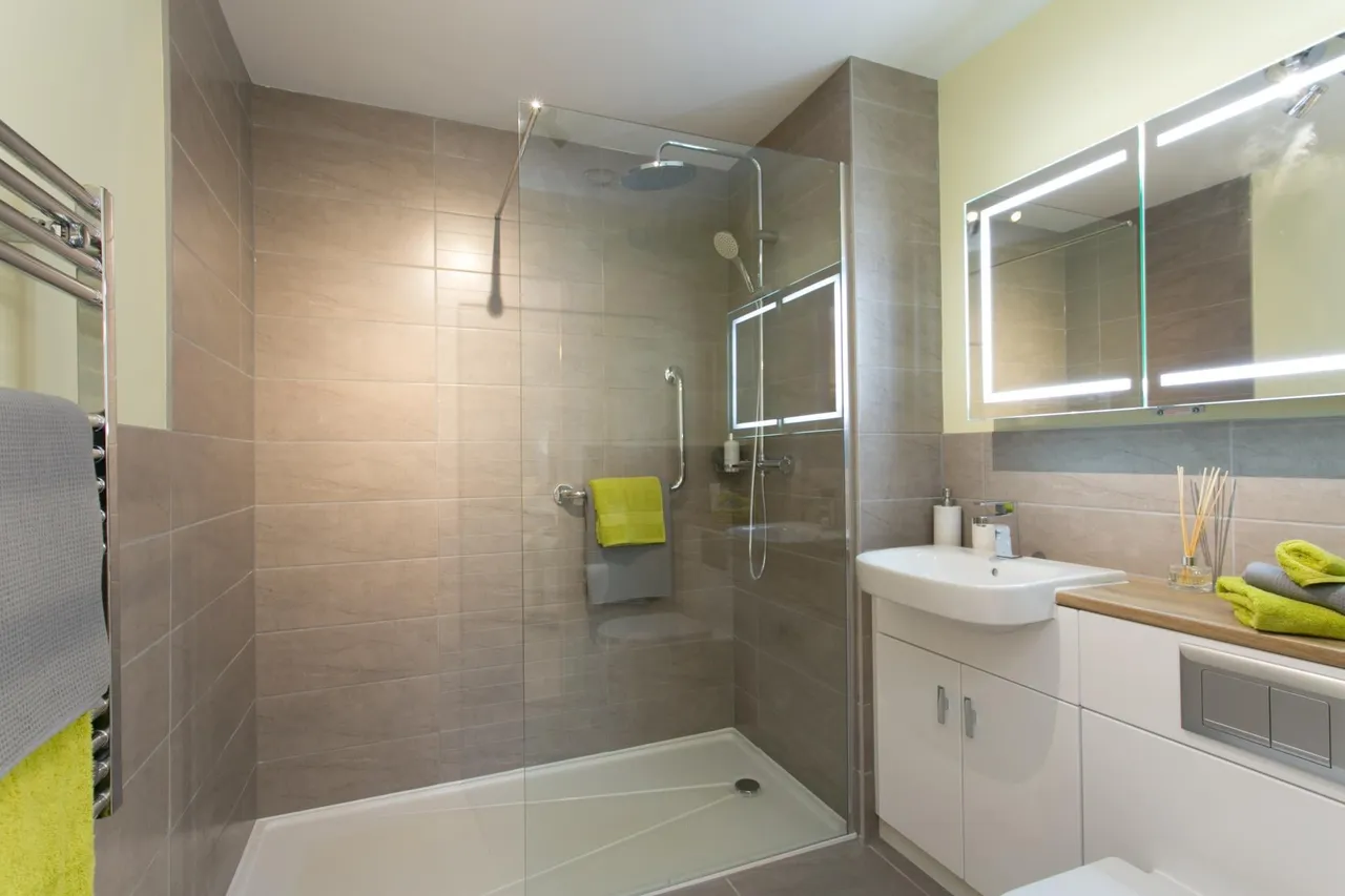 Oak Tree Court, Home Reach, photo 8