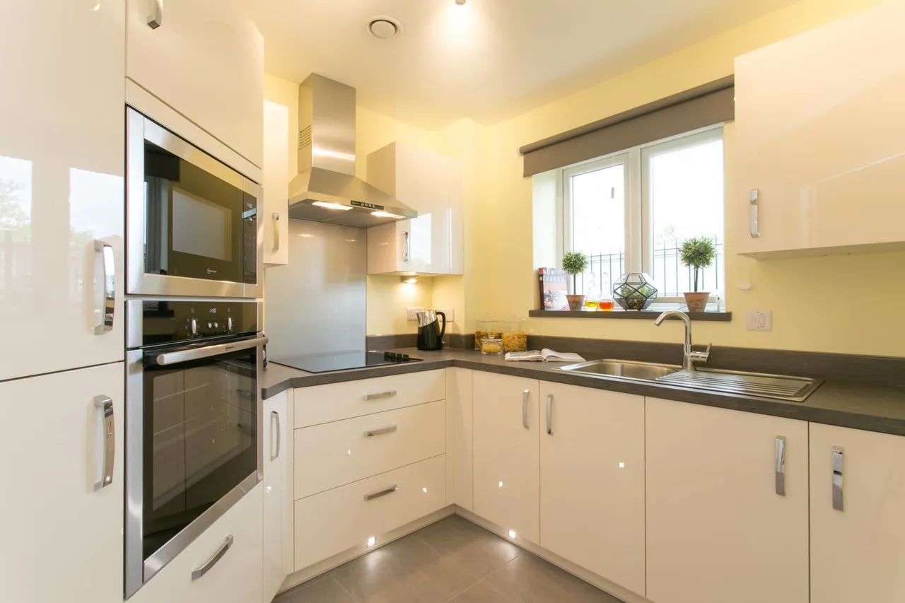 Oak Tree Court, Home Reach, photo 6