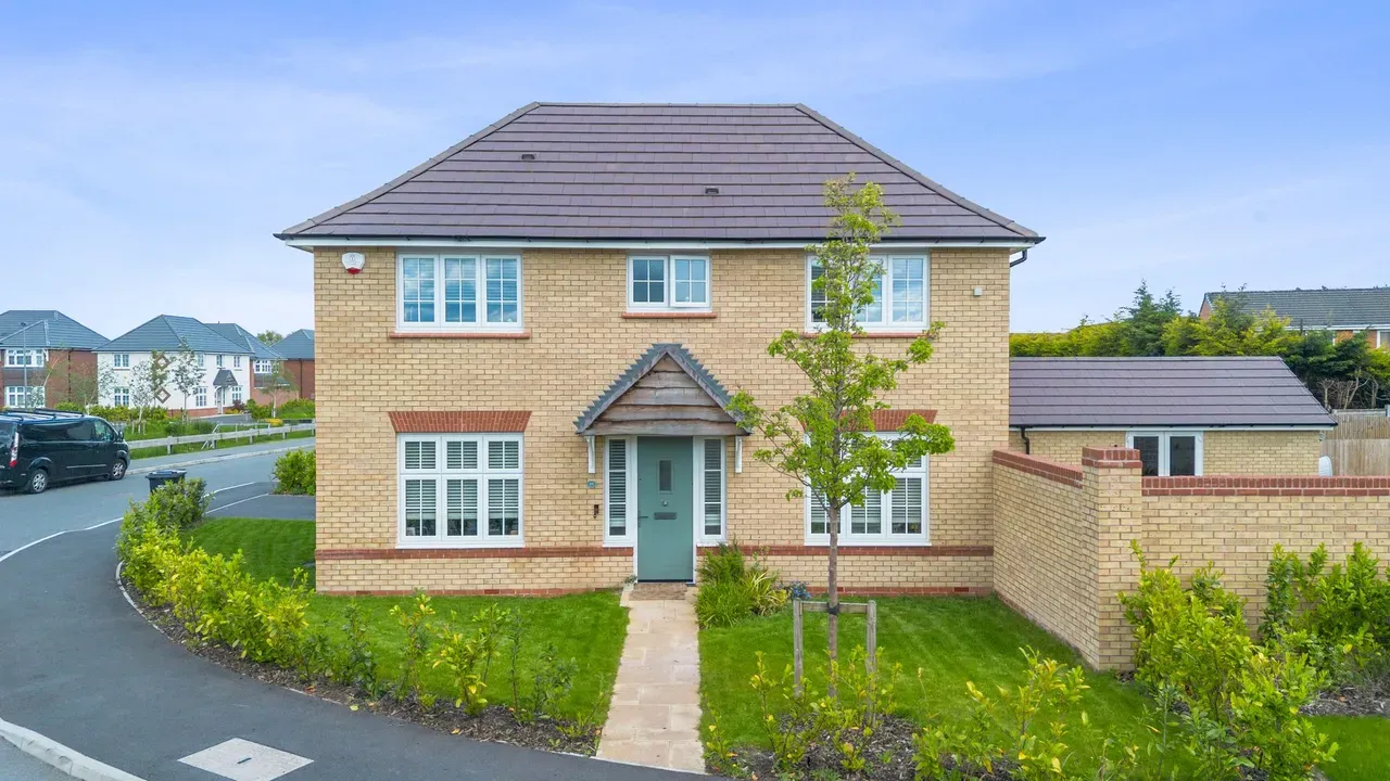 Oakwood Fields, Lowton, photo 2
