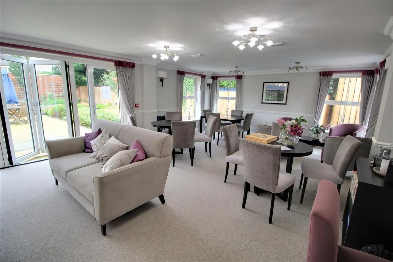 Peel Lodge, photo 2