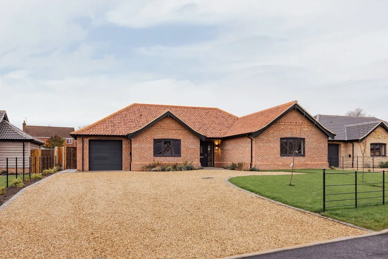 Shrubland Drive, photo 3