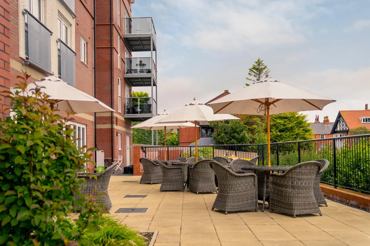Sycamore Court, photo 5