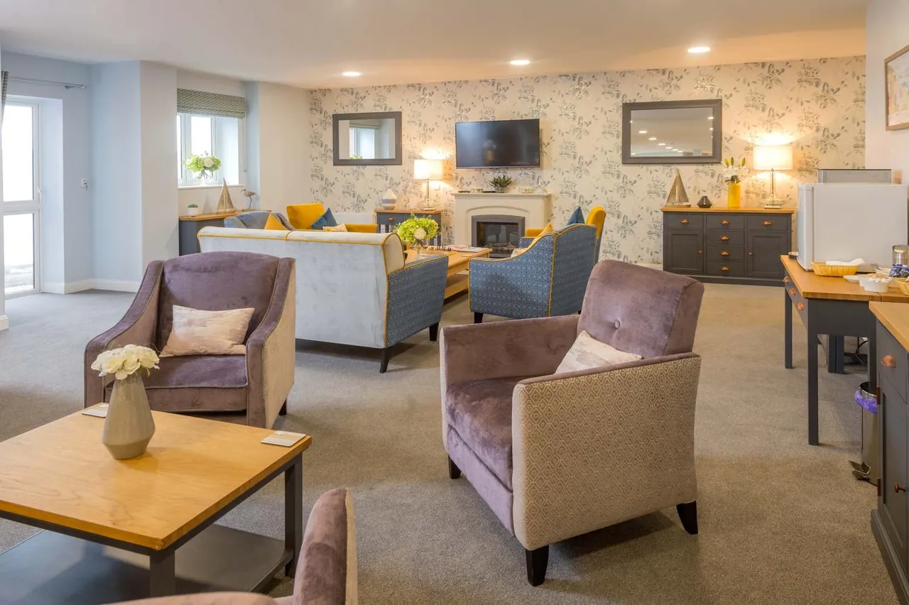 Sycamore Court, photo 8