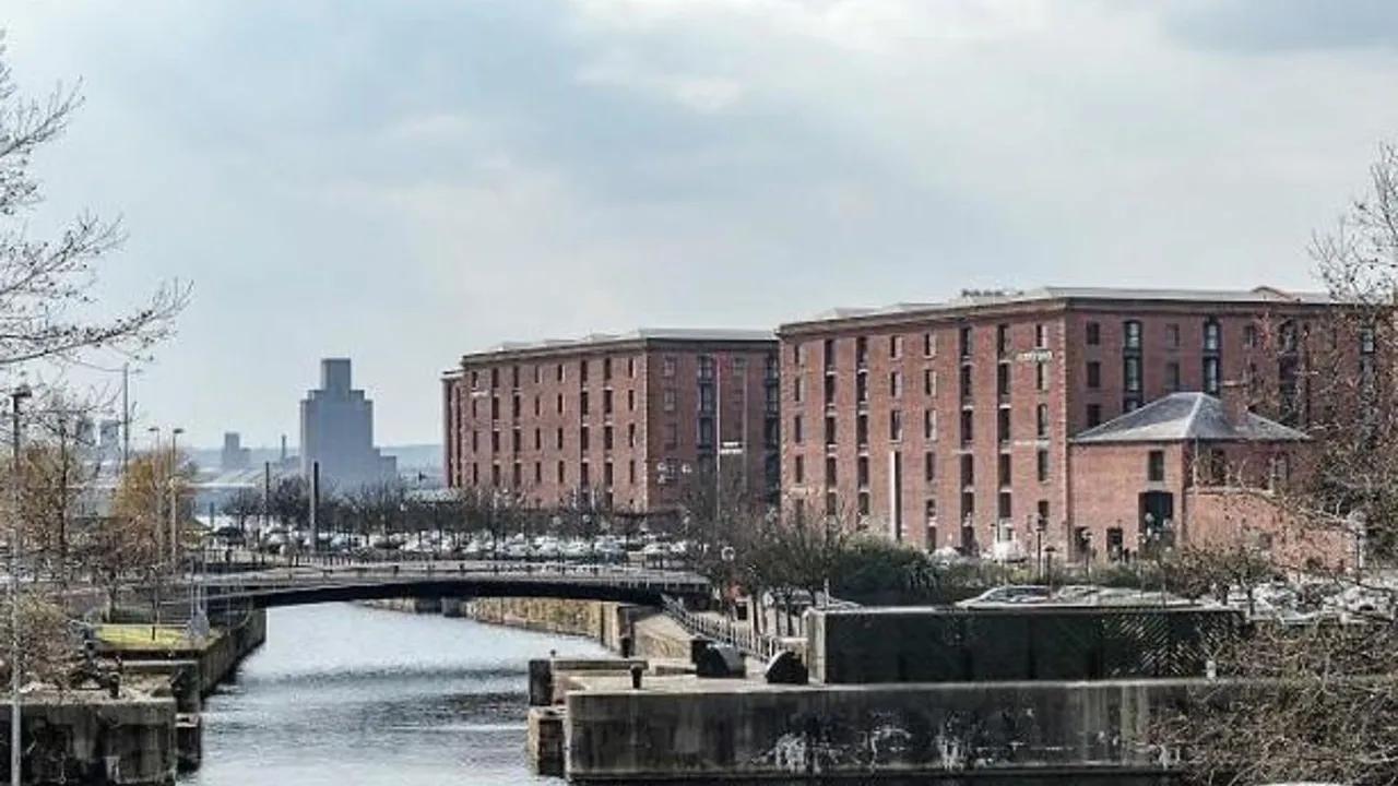 The Cargo Building, photo 2