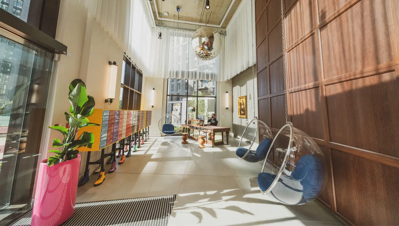 The Robinson, photo 4