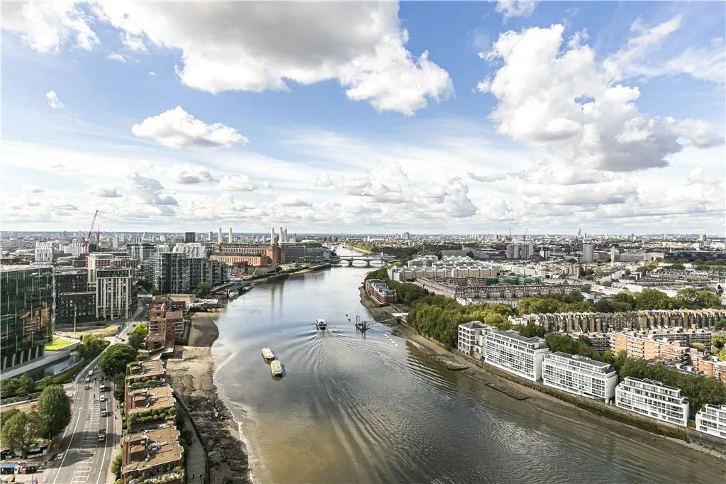 The Tower, St George Wharf, photo 7