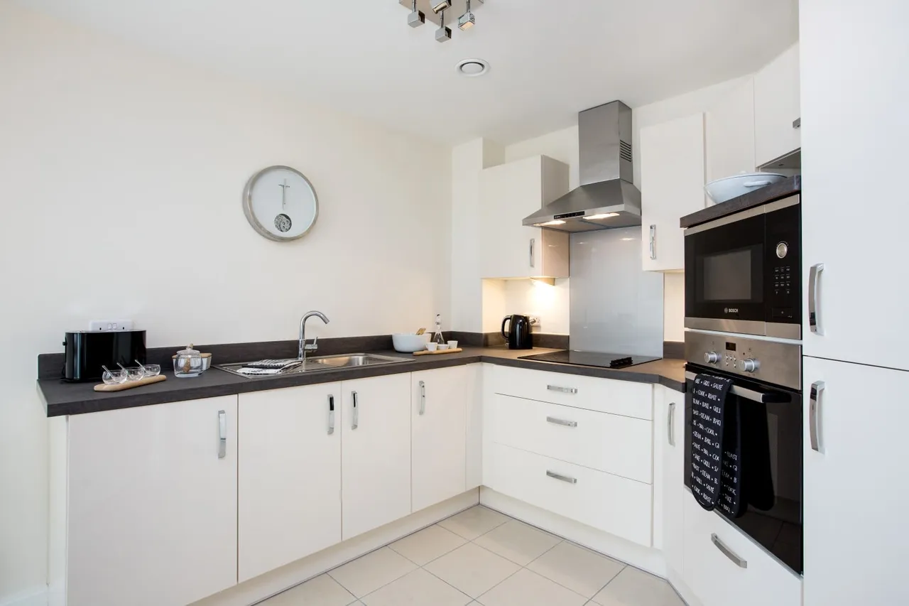 Tudor Rose Court, photo 5