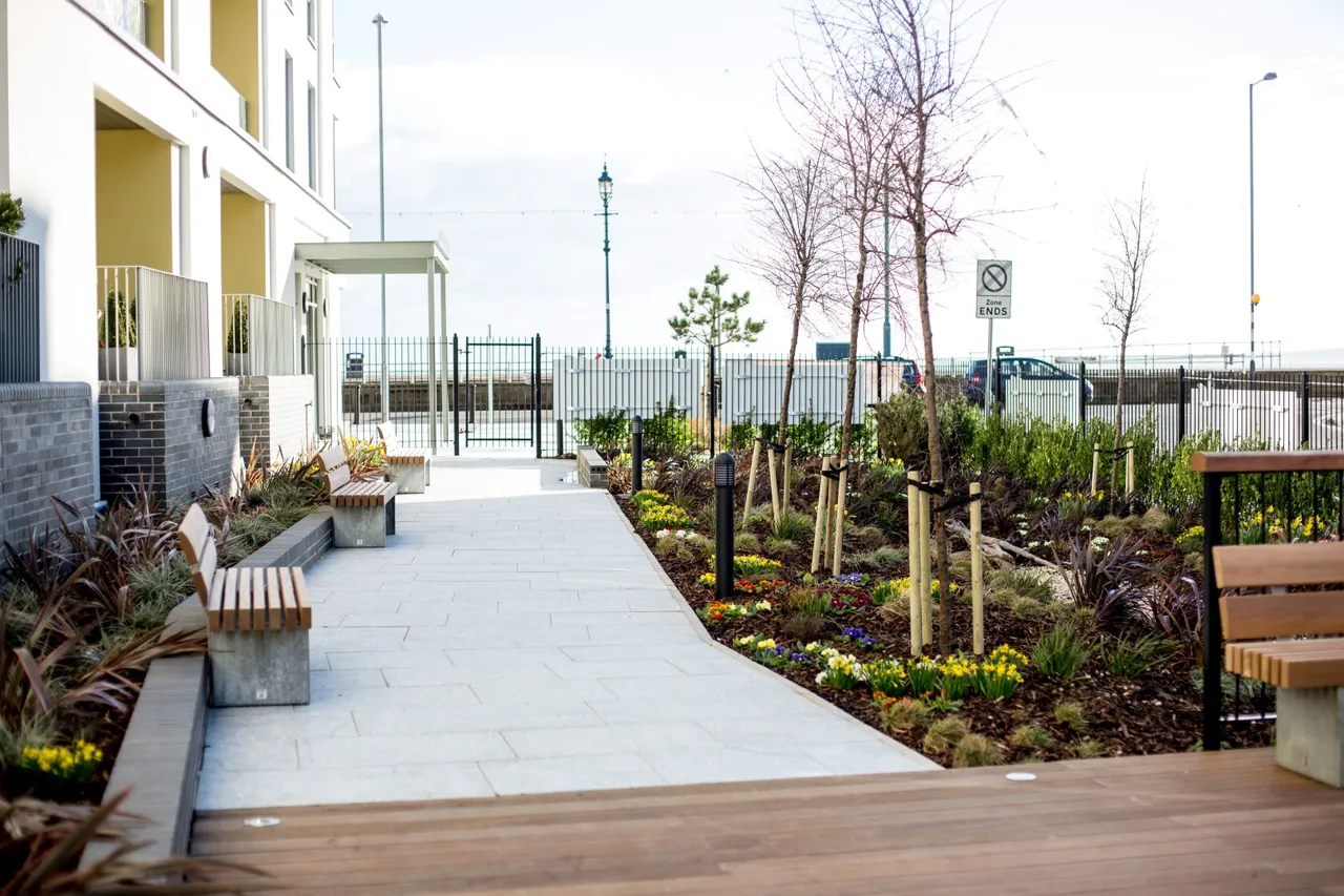 Tudor Rose Court, photo 10