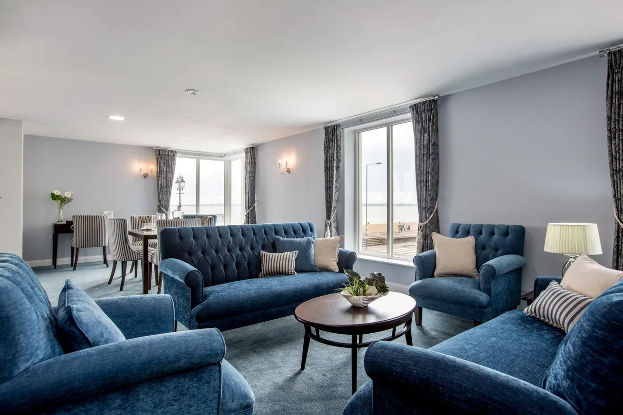 Tudor Rose Court, photo 8