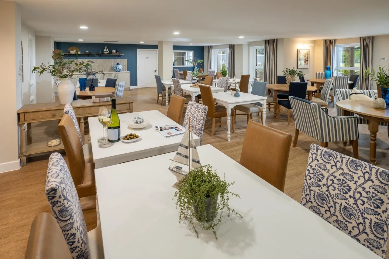 Twelve Acres Place, photo 9