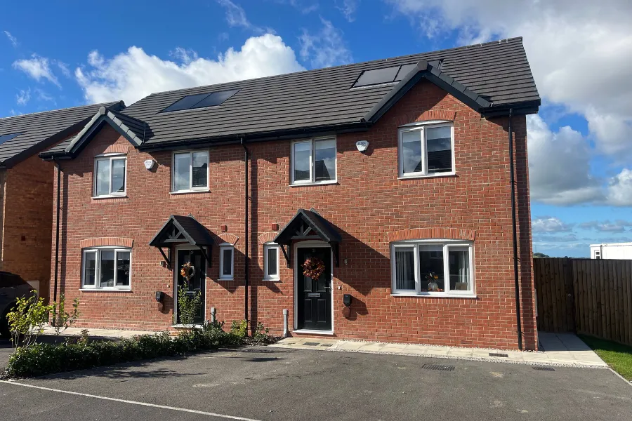Operator-labelled Mylne II homes at Waterside Crescent