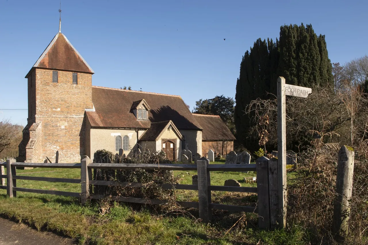 Yelland Place, photo 6