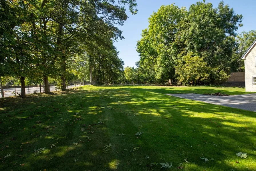 Wadsworth Gardens, photo 9
