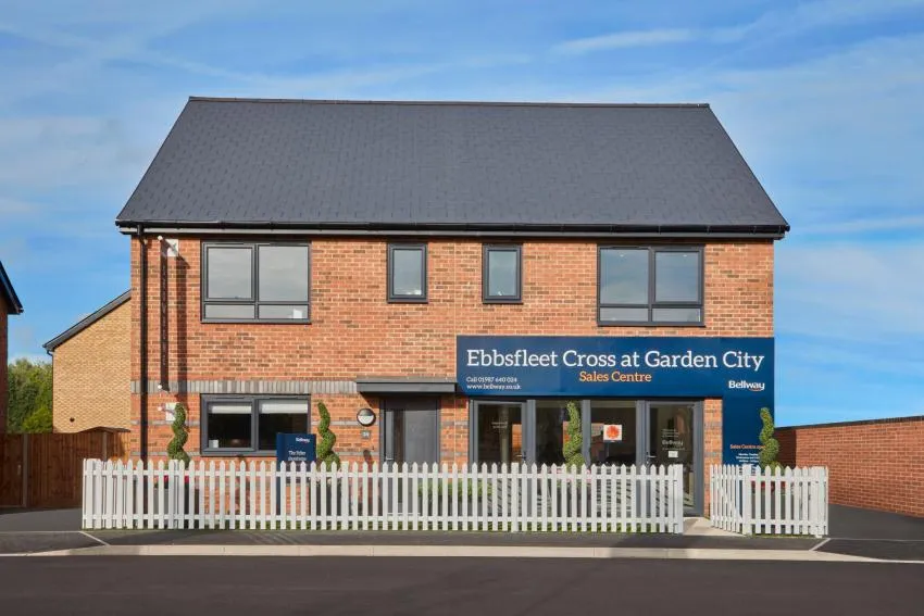 Ebbsfleet Cross at Garden City, photo 2