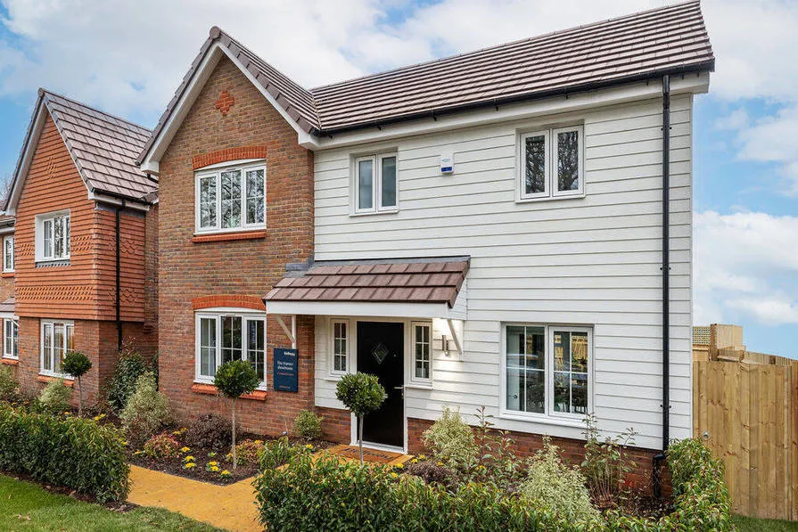 Riverbrook Place, Crawley: new homes by Bellway Homes