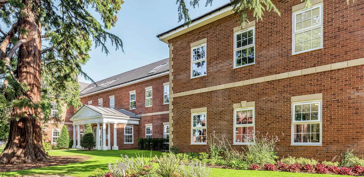 Berkeley Place, Farnham Royal: new homes by Berkeley Homes