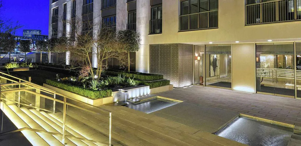 Ebury Square, photo 9