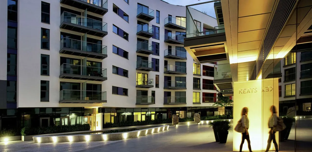 Saffron Square, photo 13