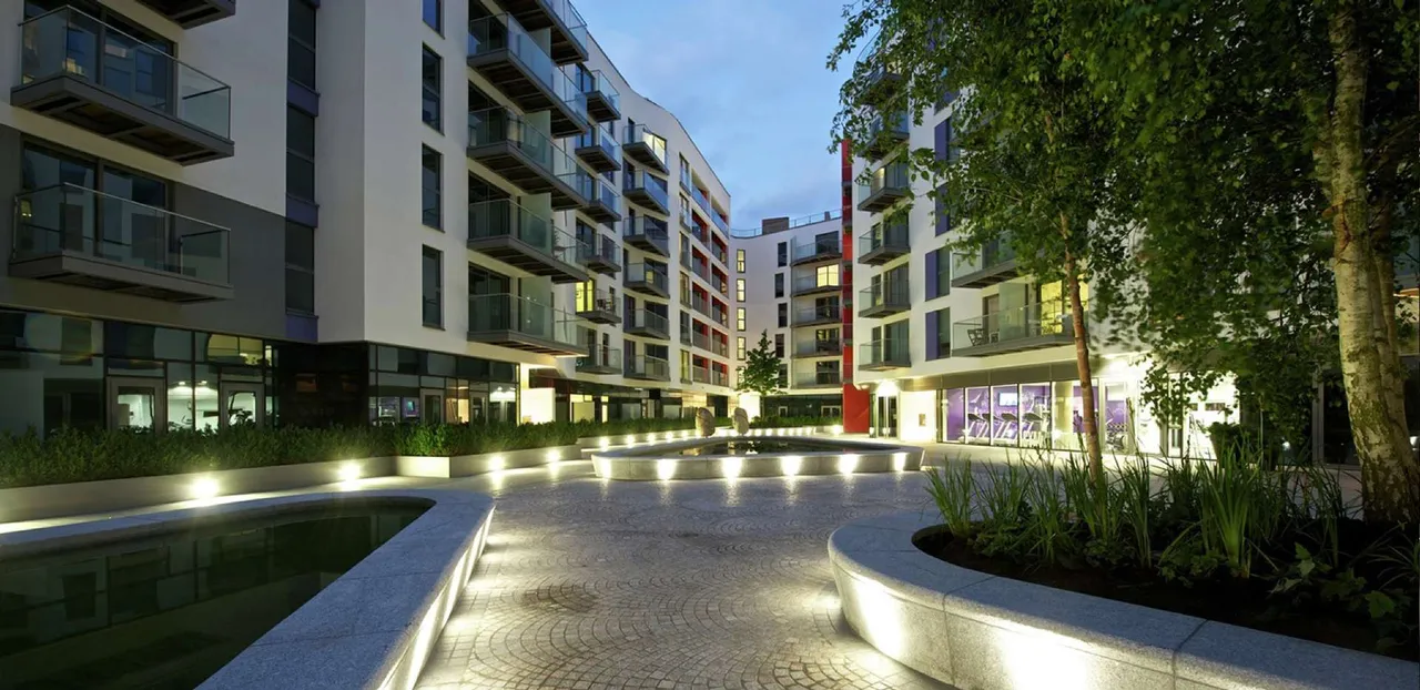 Saffron Square, photo 14