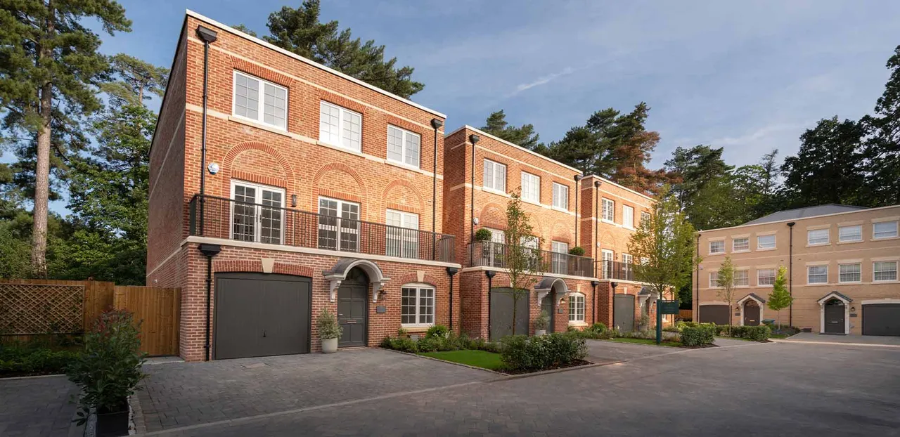 Scholars Row, Sunningdale: new homes by Berkeley Homes