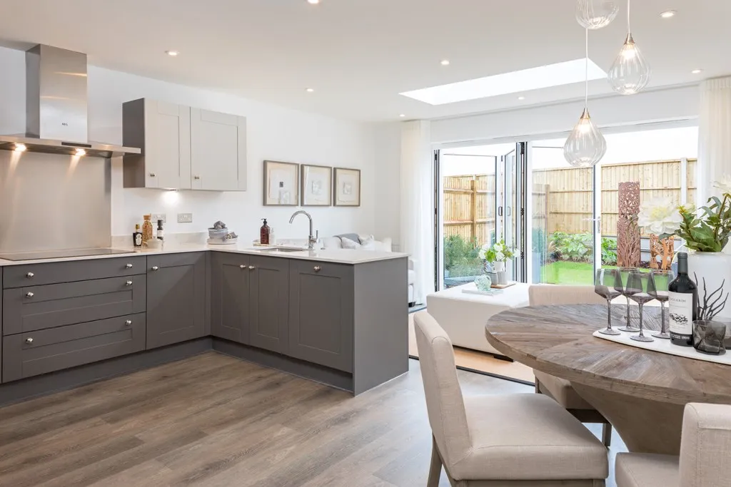 Langley Court, photo 2