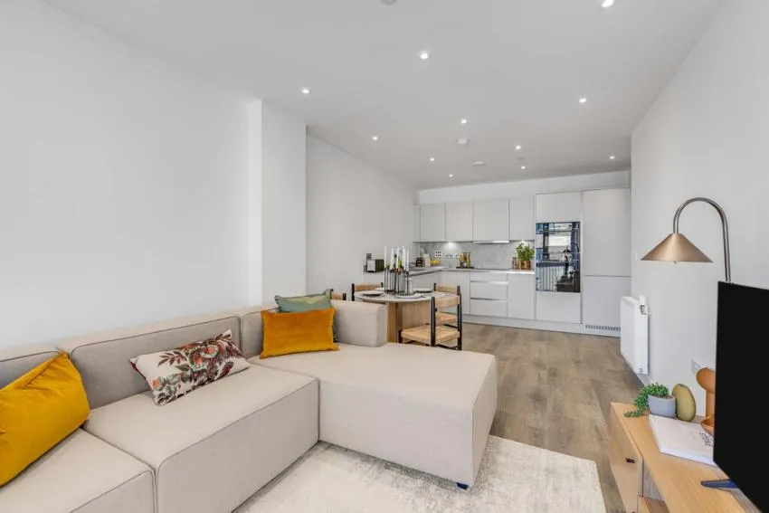 South Oxhey Central, photo 5