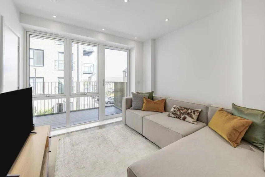 South Oxhey Central, photo 6