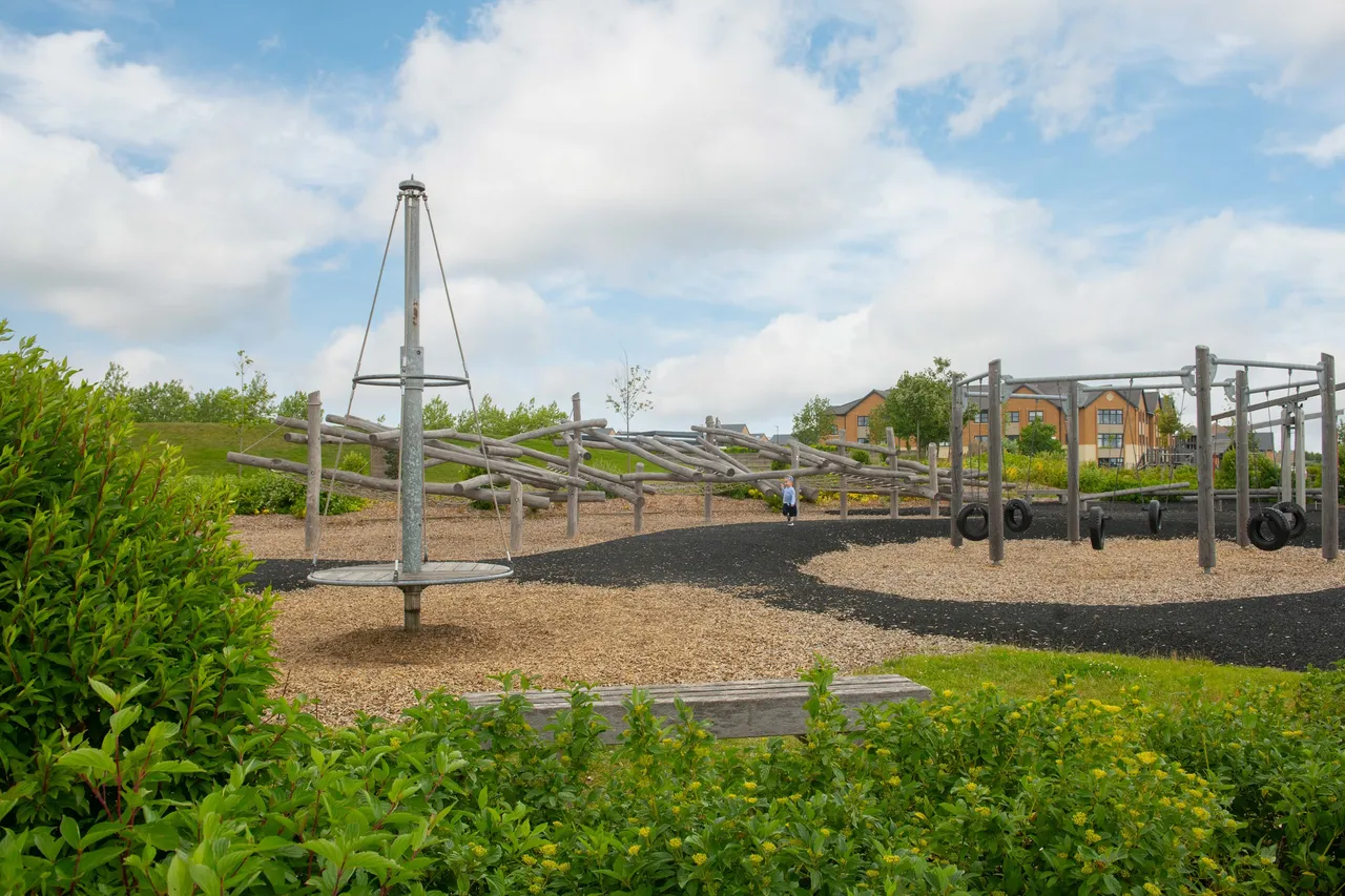 David Wilson Homes at Priors Hall Park, photo 8