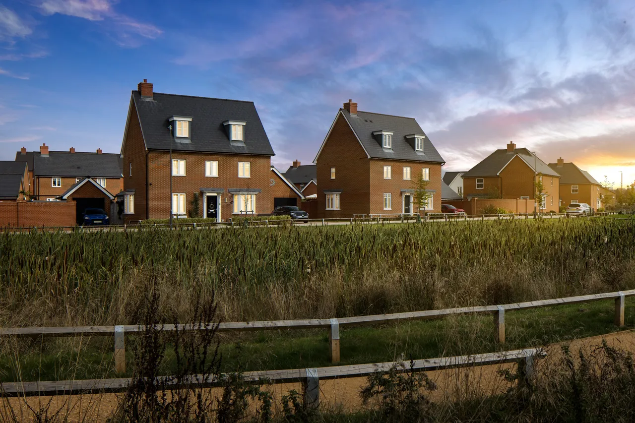 DWH Canal Quarter @ Kingsbrook, Broughton: new homes by David Wilson Homes