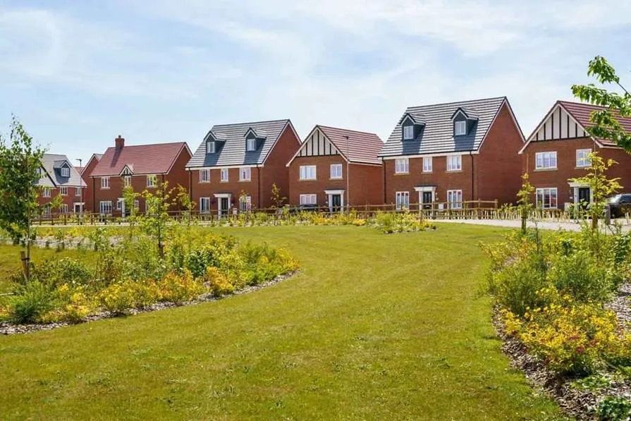 Lark Grange, photo 3